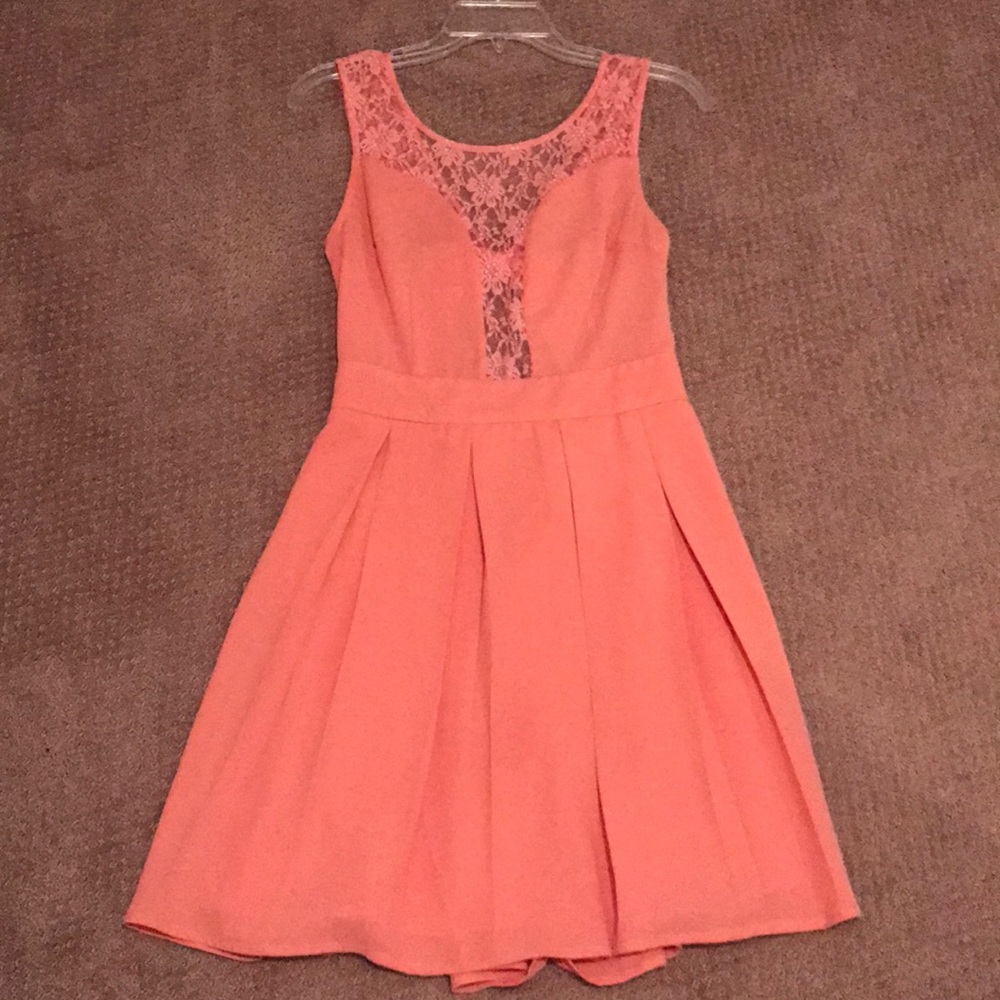 Francesca’s pink dress 🎀